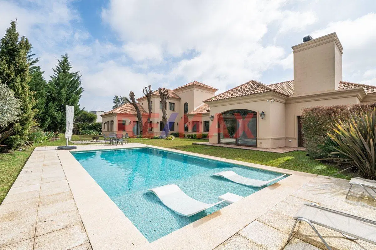 VENTA CASA 6 AMBIENTES DOBLE LOTE SAINT THOMAS 5
