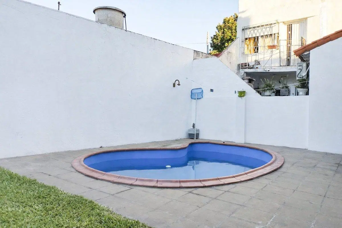 VENTA CASA 6 AMB - C/PILETA - C/COCHERAS 5