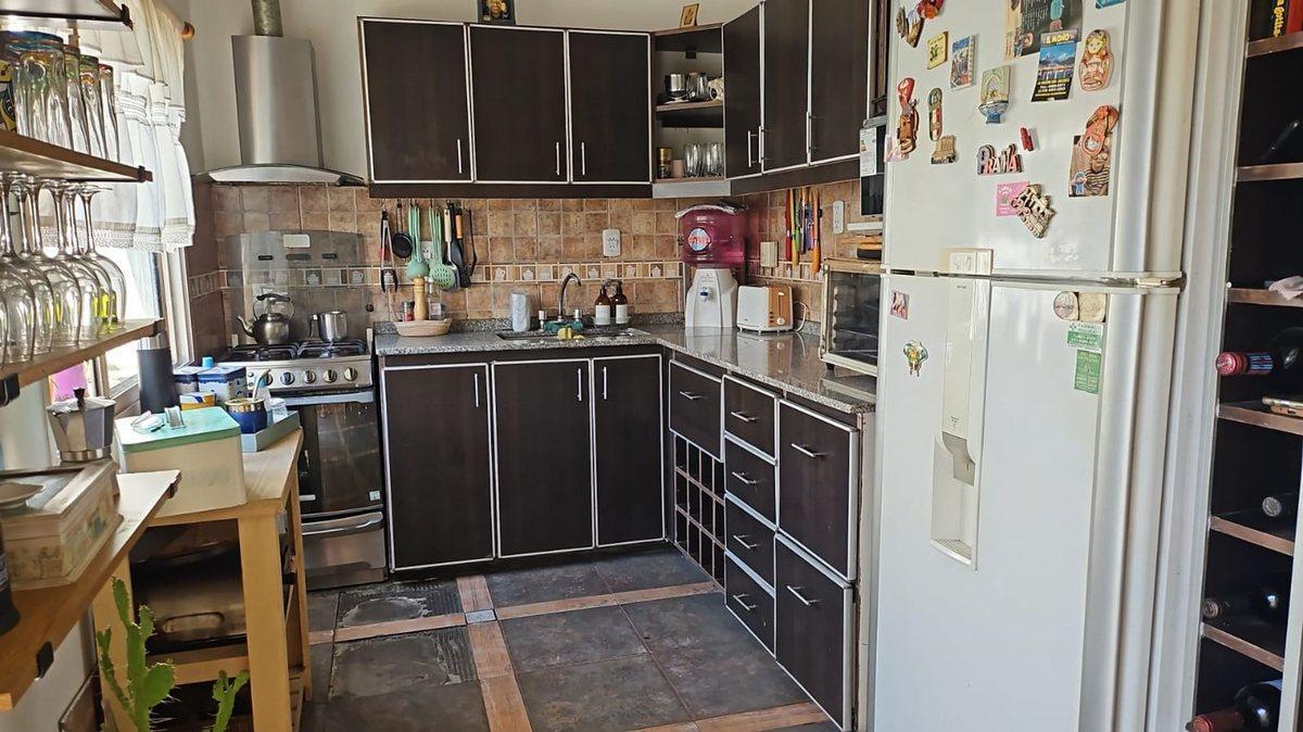Foto de VENTA CASA 6 AMB - C/PILETA - C/COCHERAS, imagen 3