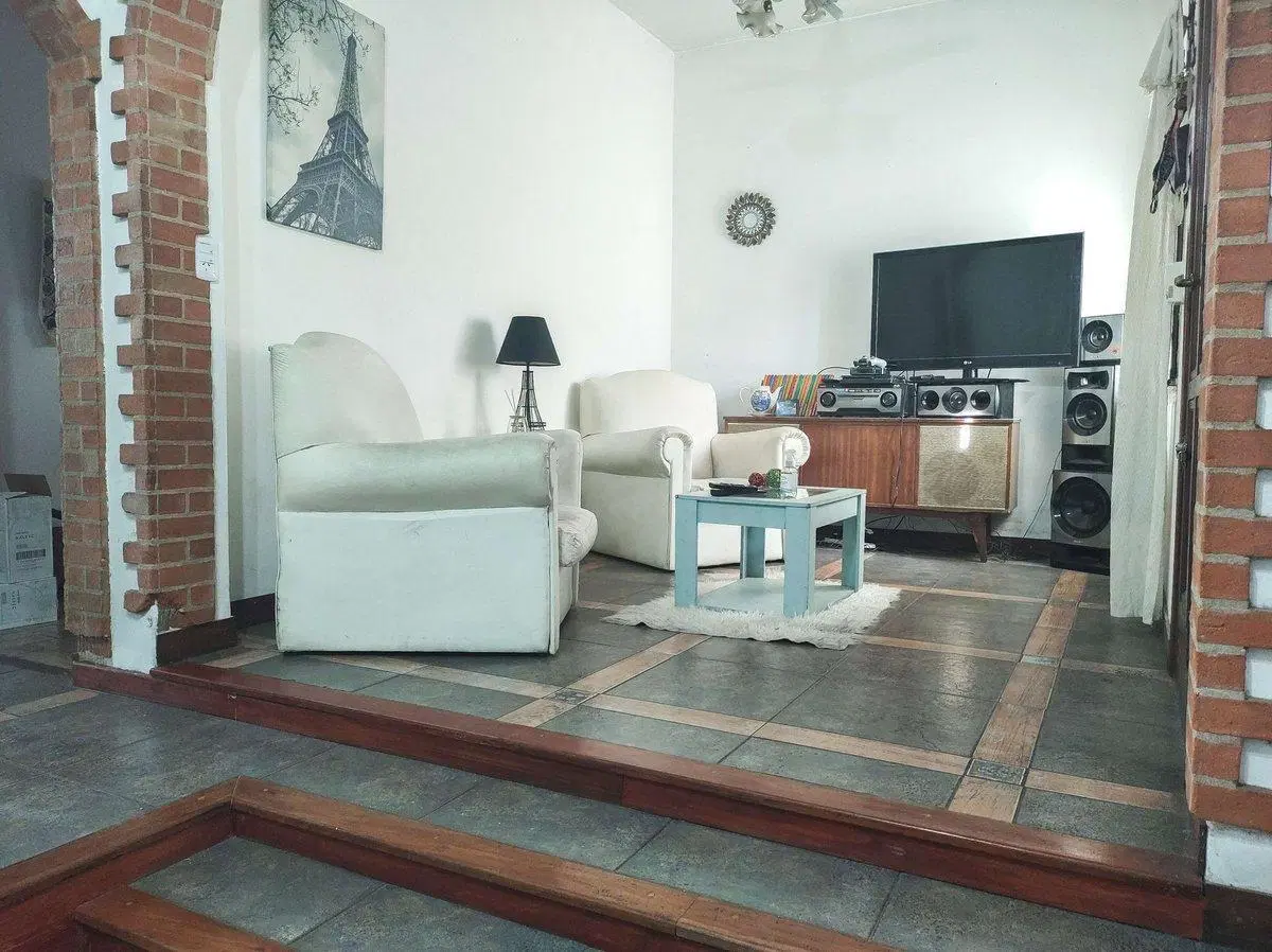 VENTA CASA 6 AMB - C/PILETA - C/COCHERAS 4
