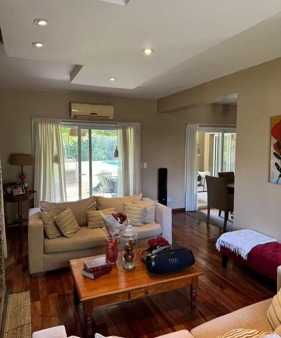 EN VENTA CASA 6 AMB EN BARRIO LA MONTURA - PILAR 5