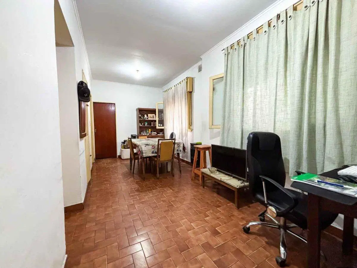 VENTA CASA CON JARDIN LOTE  8X41 VILLA RIACHUELO 2