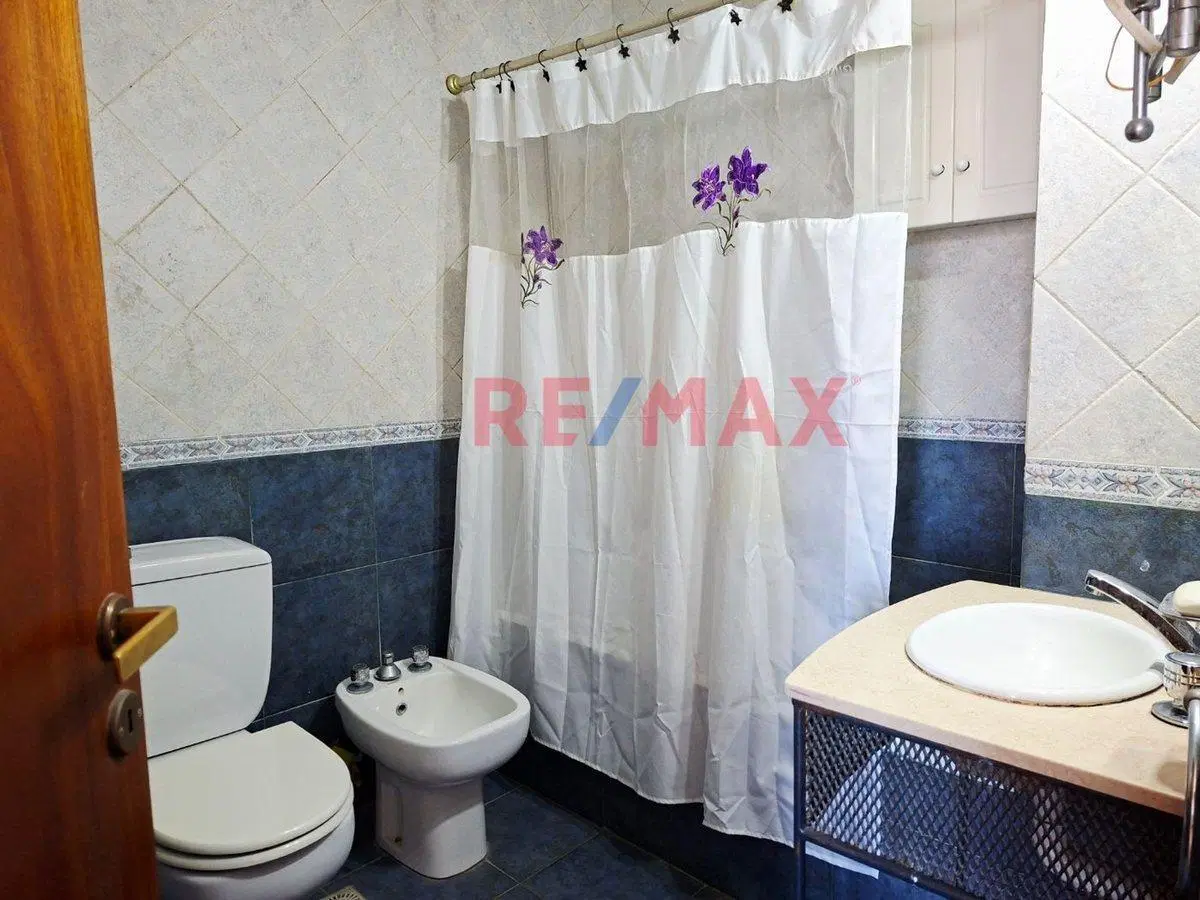 VENTA DUPLEX  CON JARDIN COCHERA  - P. AVELLANEDA 3