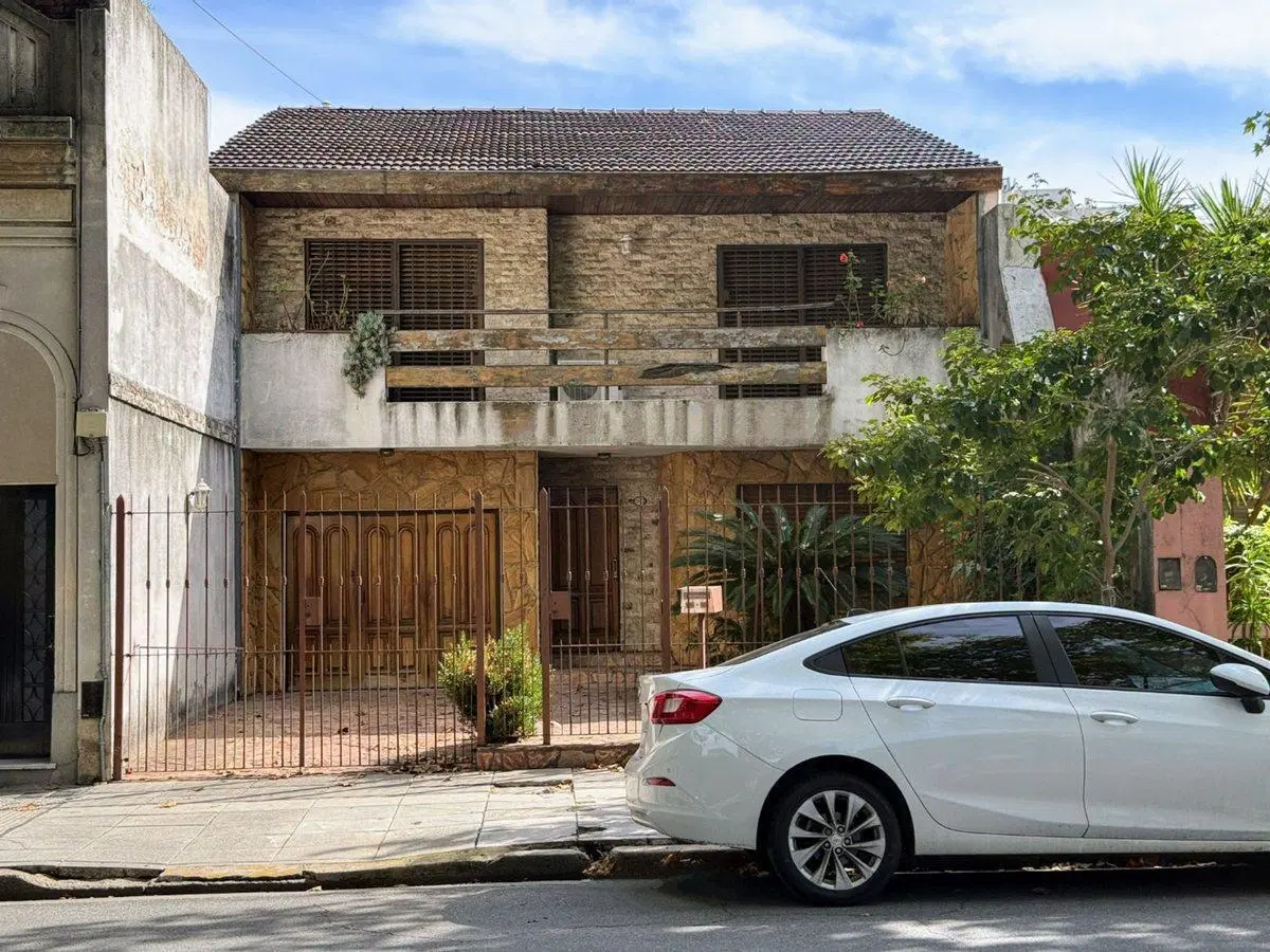 venta casa 4 ambientes Paternal, jardin y cochera 2