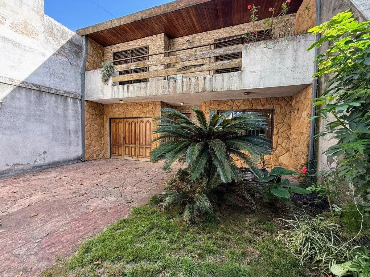 venta casa 4 ambientes Paternal, jardin y cochera 4