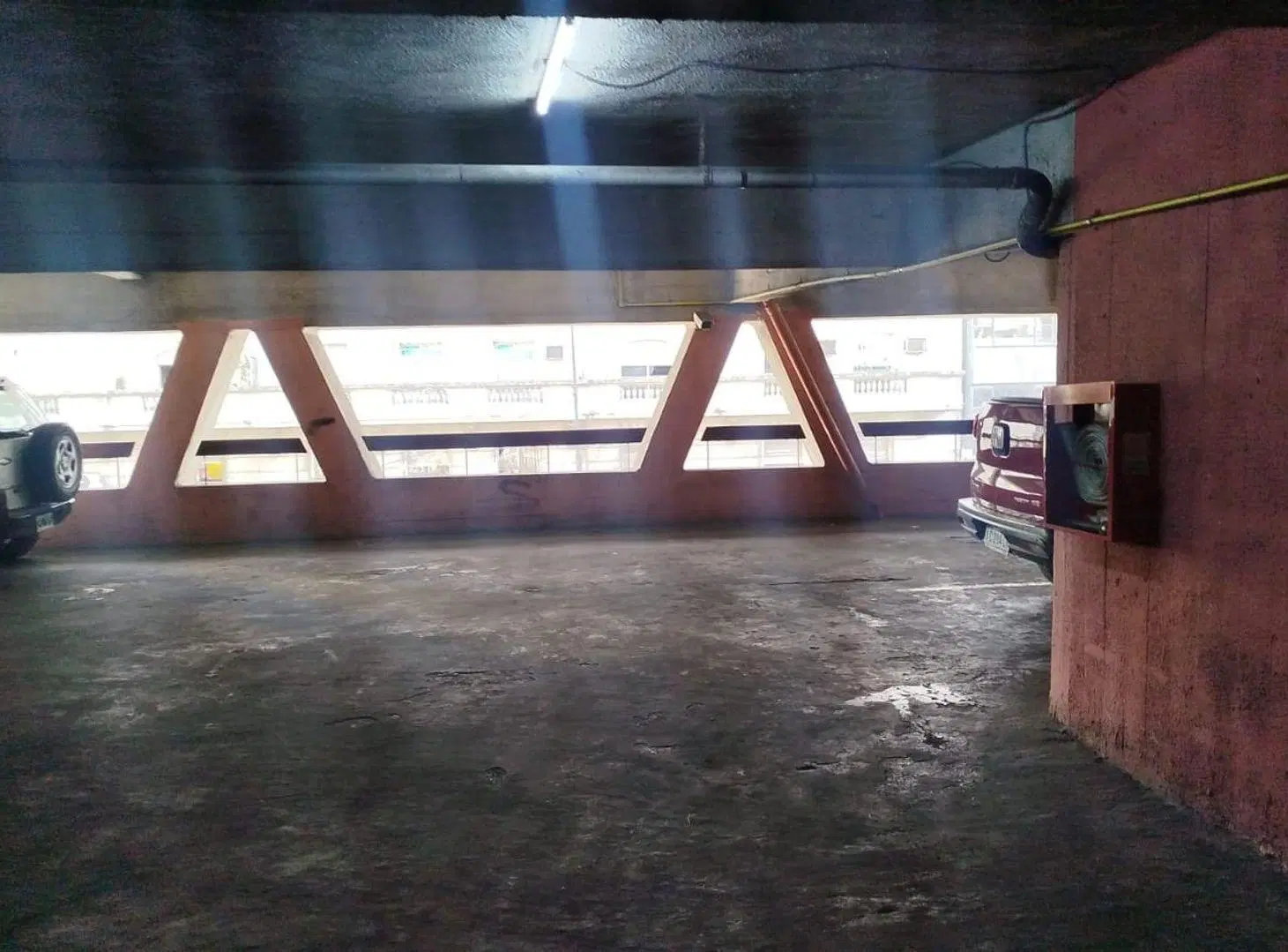 VENTA DE COCHERA FIJA  Y CUBIERTA 13,25 m2 EN ONCE 2