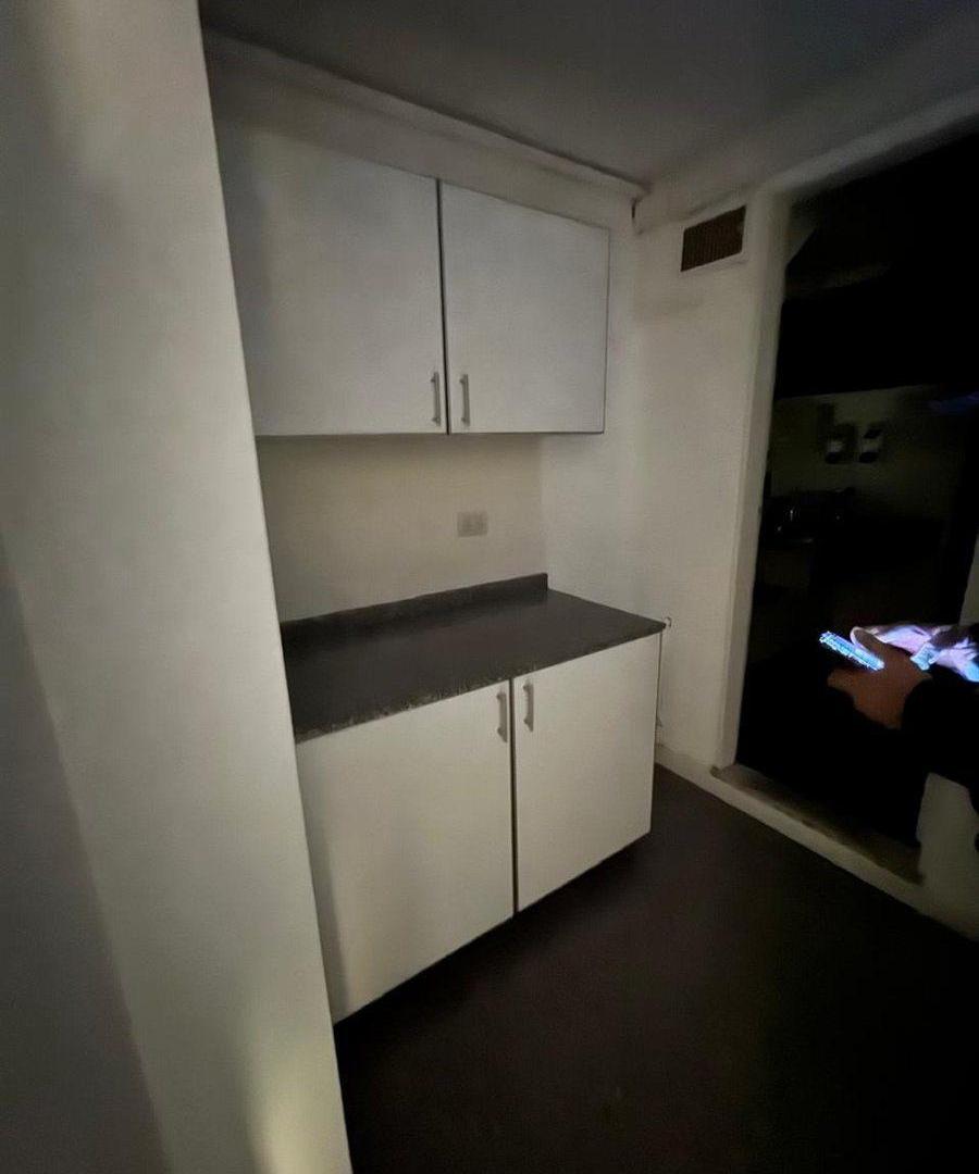 Foto de VENTA OFICINA MICROCENTRO PISO 1 320 METROS, imagen 2