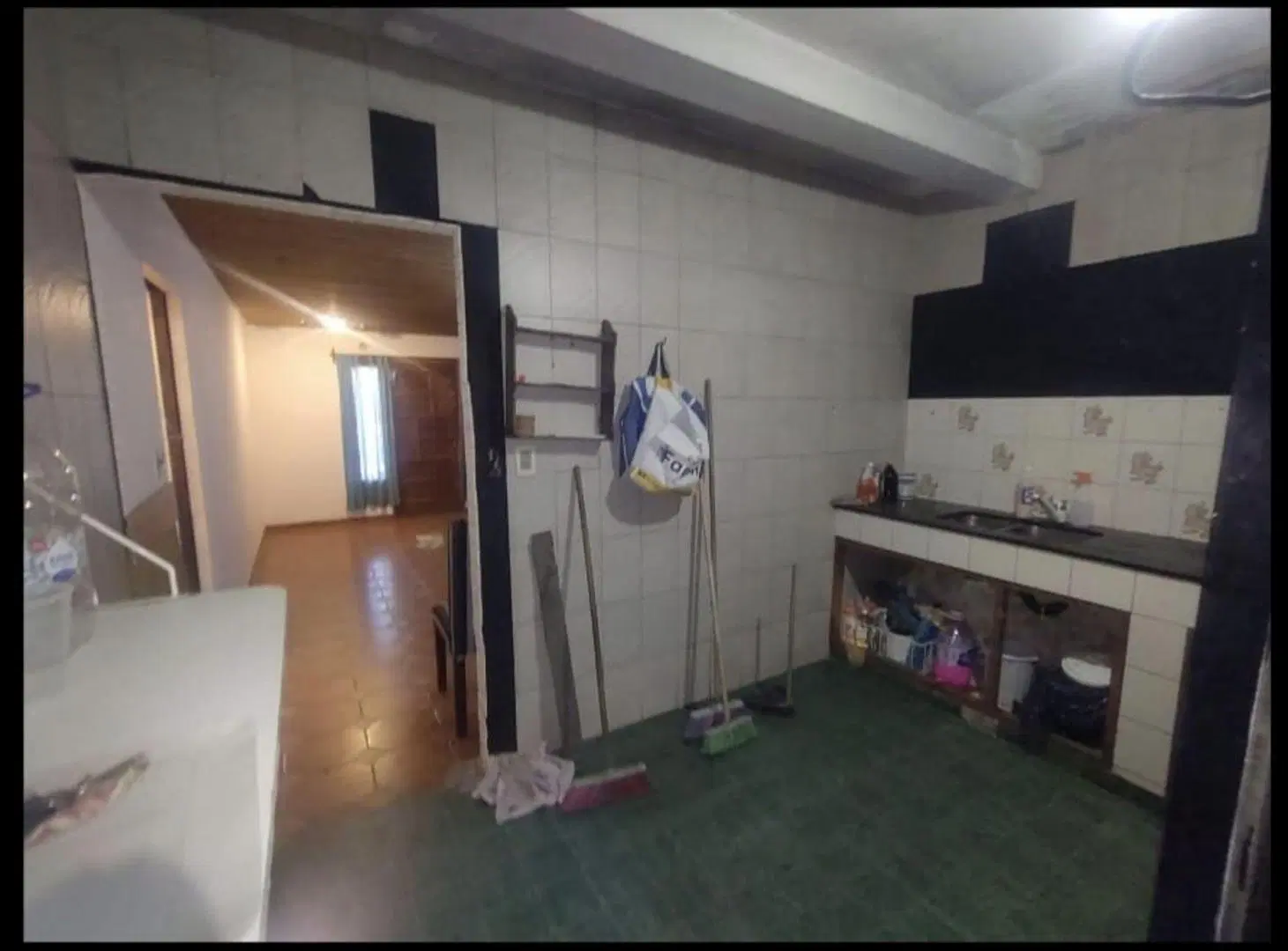 CASA EN VENTA 4 AMBIENTES COCHERA LOMAS DE ZAMORA 3