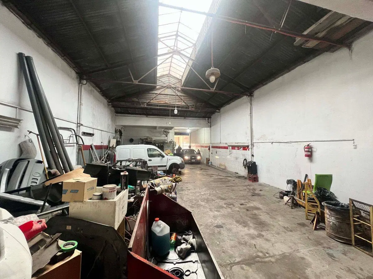 VENTA Galpón 190m2 cub c/vivienda 4 amb. Barracas 2