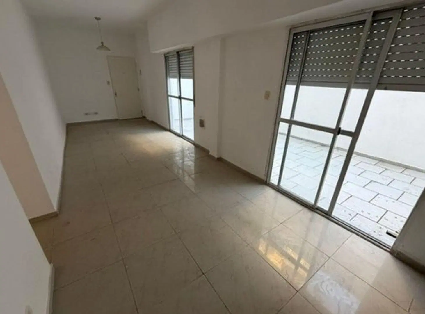 DEPARTAMENTO VENTA 2 AMBIENTES P.B. PATIO COCHERA 4