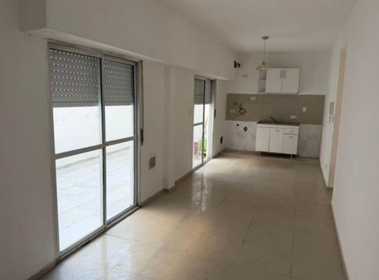 DEPARTAMENTO VENTA 2 AMBIENTES P.B. PATIO COCHERA 3