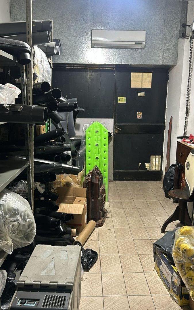 Foto de EN VENTA LOCAL A LA CALLE EN ALMAGRO, imagen 2