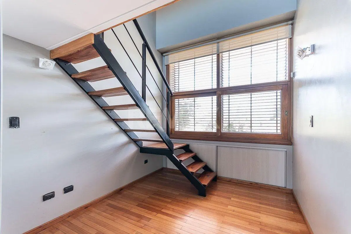 Imponente casa en venta 4 amb en Quilmes 8
