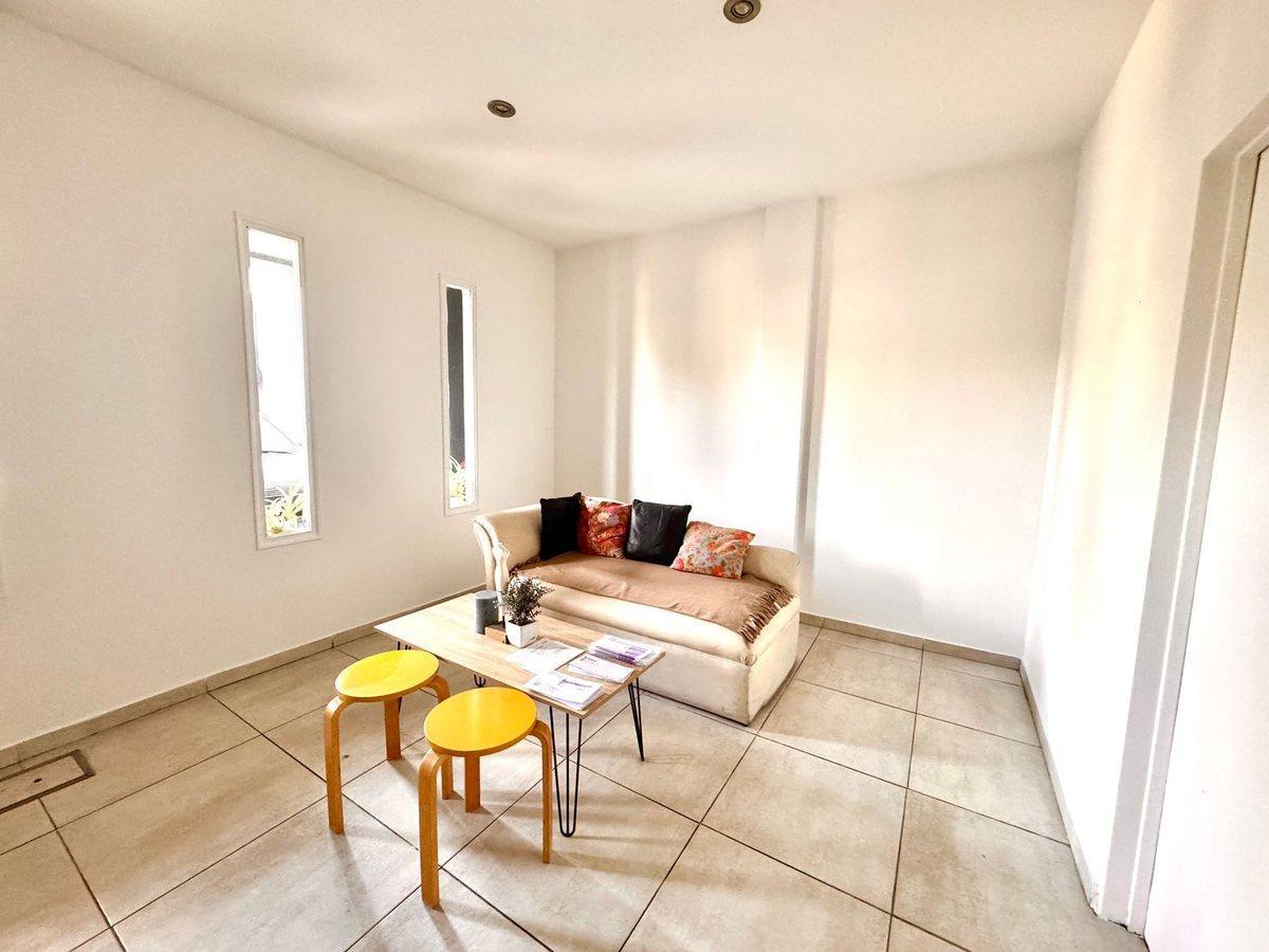 Foto de Venta Depto de 3amb c/ cochera y balcon - Quilmes, imagen 4