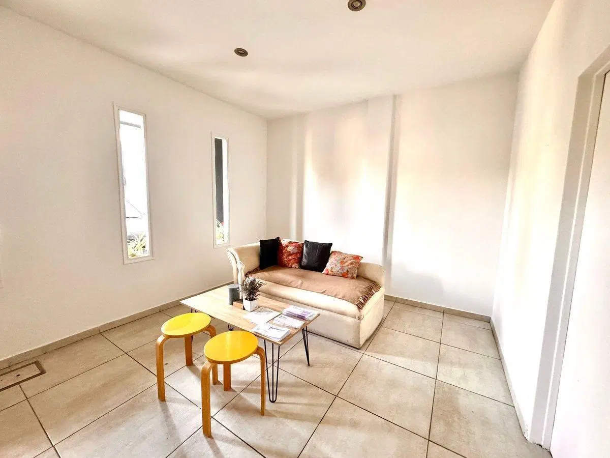 Venta Depto de 3amb c/ cochera y balcon - Quilmes 5