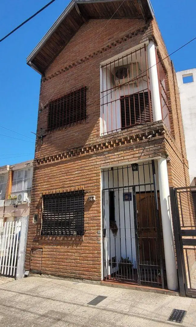 Venta  P.H. Duplex 3 amb. Patio. Lomas del Mirador 3