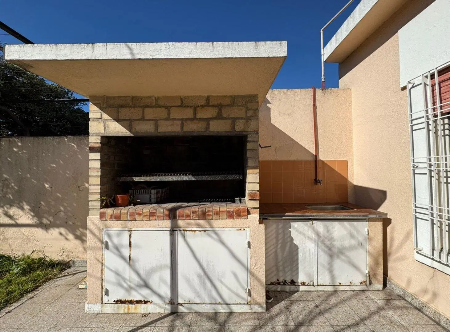 CASA EN VENTA 4 AMB + DEPTO 2 AMB JARDIN V. MAIPU 5