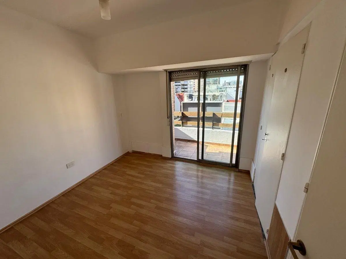 DEPTO 4 AMB EN VENTA EN SAN NICOLÁS CON BALCÓN 3