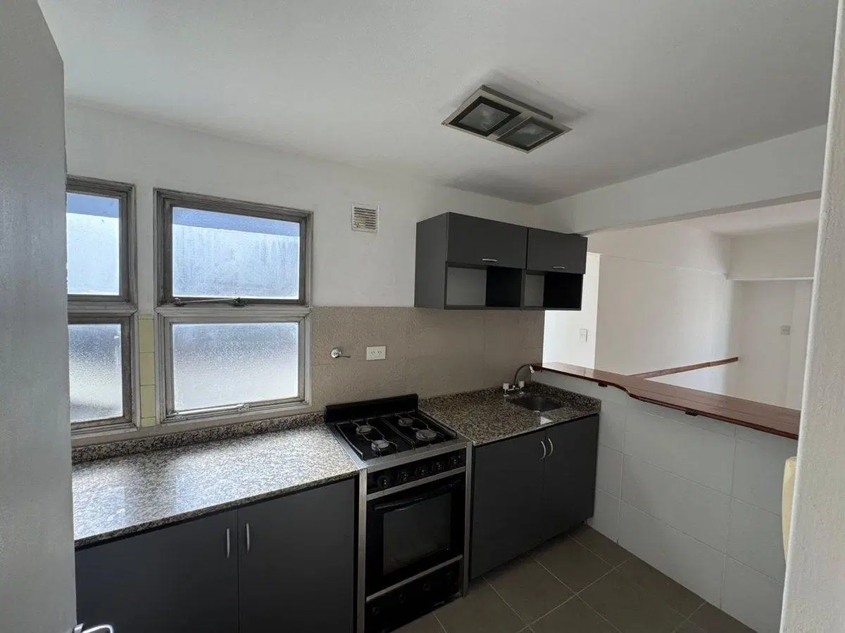 DEPTO 4 AMB EN VENTA EN SAN NICOLÁS CON BALCÓN 5