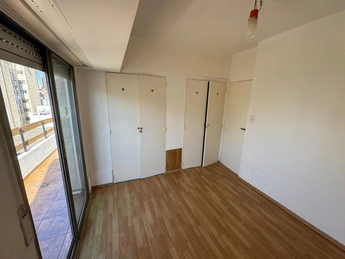 DEPTO 4 AMB EN VENTA EN SAN NICOLÁS CON BALCÓN 8
