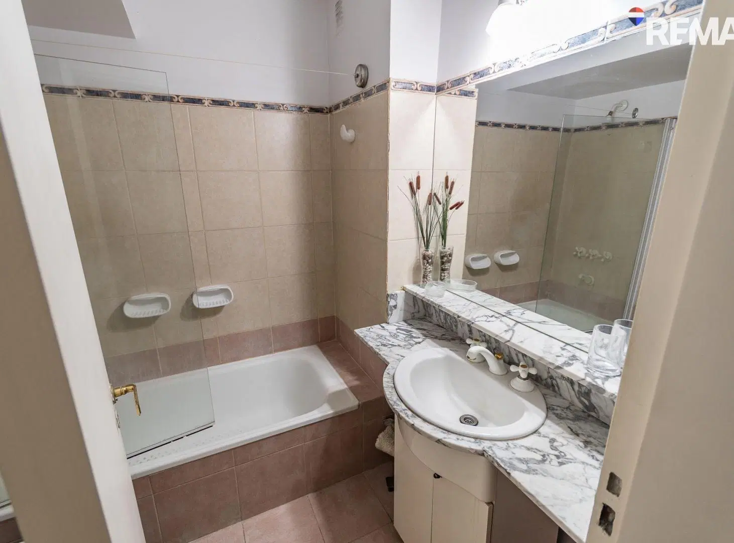 VENTA MONOAMBIENTE CON COCHERA RECOLETA 8
