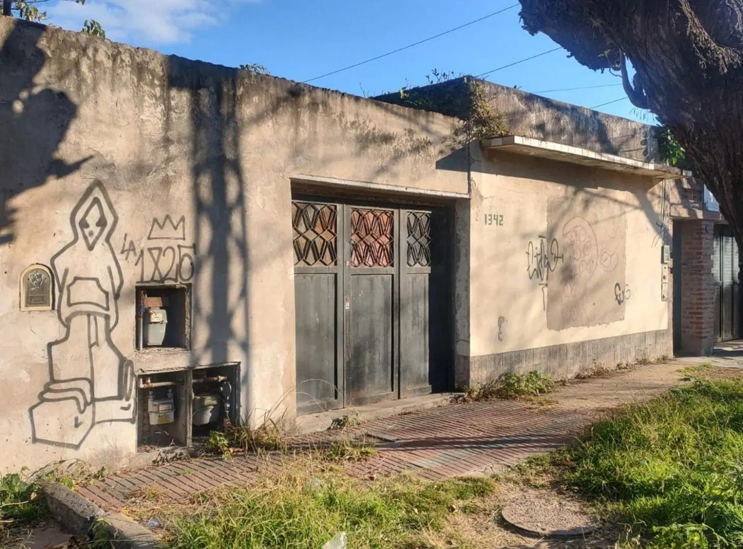 VENTA CASA A REFACCIONAR CON TERRENO 4