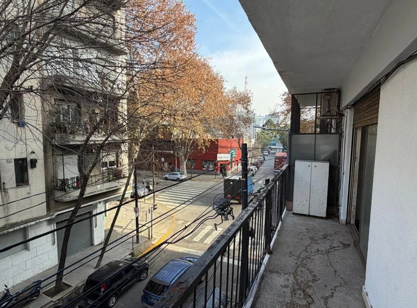 VENTA DEPTO. 3 AMB. A RECICLAR EN "BARRACAS" 2