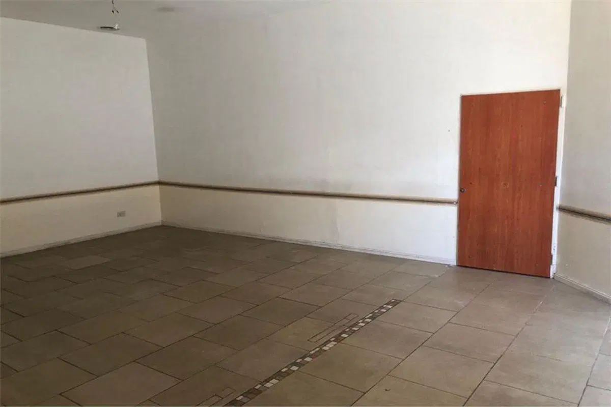 LOCAL - VENTA - MONTSERRAT - 300 M2 8