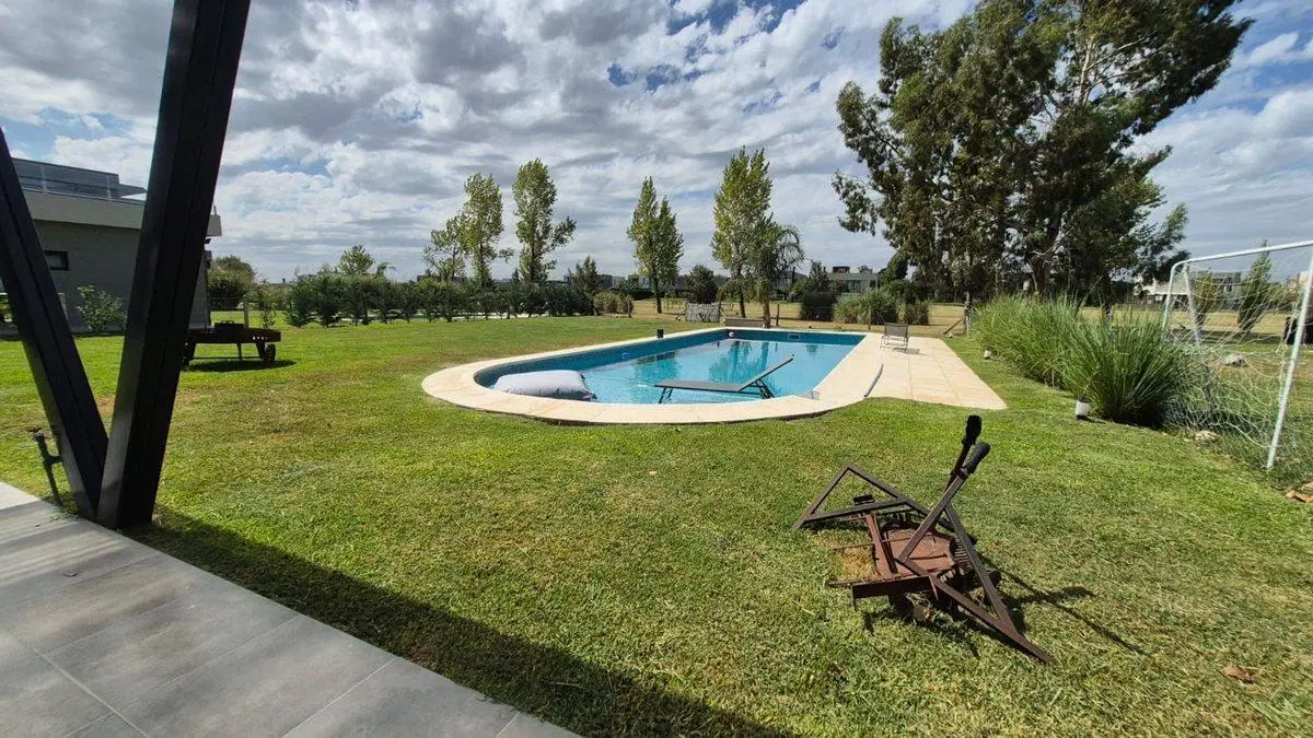 EN VENTA CASA 4 AMB CANNING LOS ROBLES CANNING 4