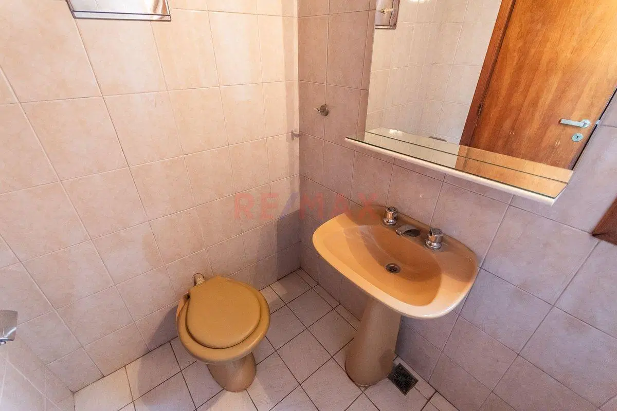 CASA EN VENTA 4 AMBIENTES + ESTUDIO EN ALDO BONZI 8