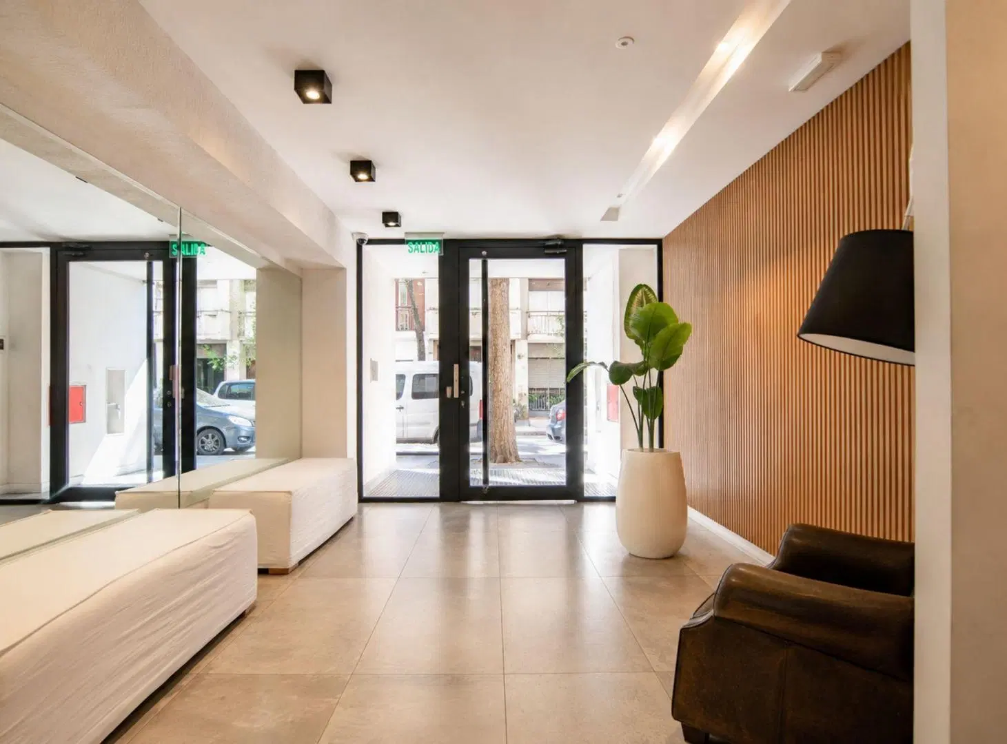 Venta monoambiente balcón vista abierta Belgrano 3