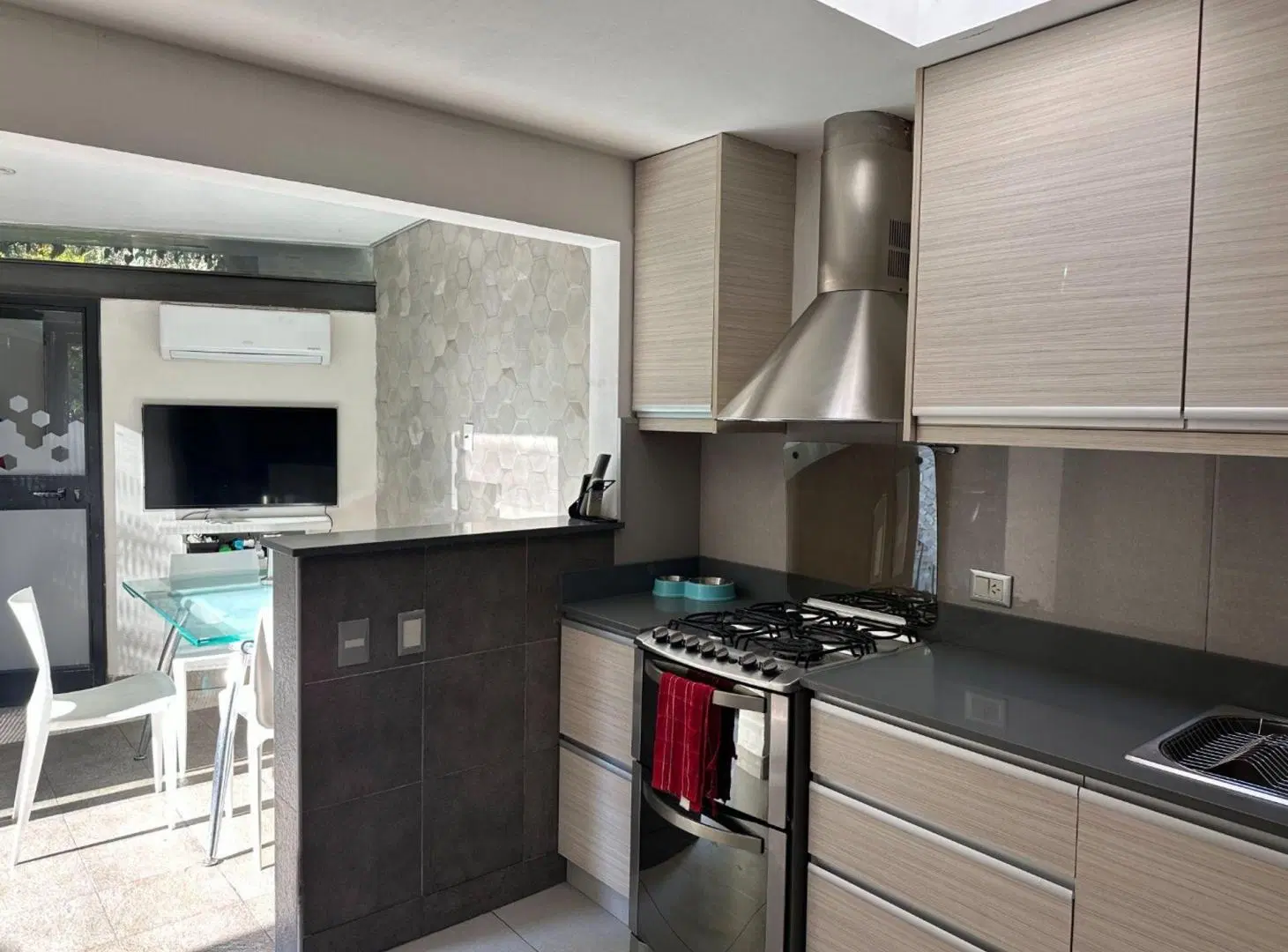 EN VENTA CASA 5 AMBIENTES EN FLORIDA VTE. LOPEZ 4