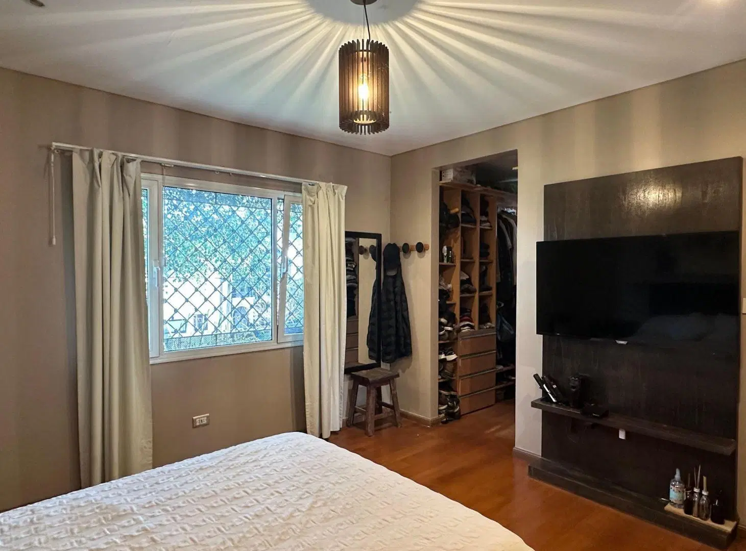 EN VENTA CASA 5 AMBIENTES EN FLORIDA VTE. LOPEZ 8