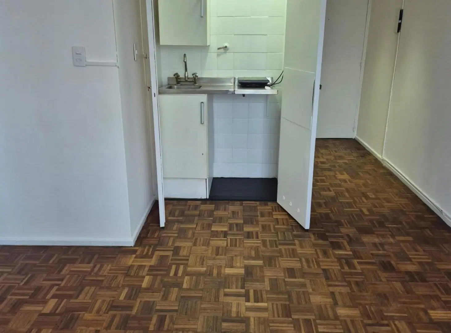 EN VENTA DEPTO 2 AMB APTO PROFESIONAL EN RETIRO 8