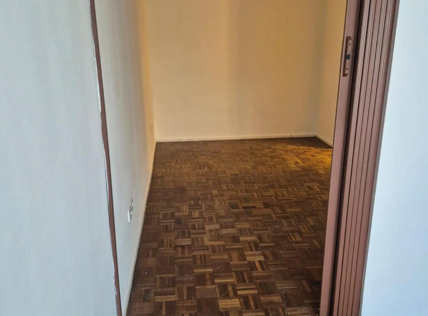 EN VENTA DEPTO 2 AMB APTO PROFESIONAL EN RETIRO 4