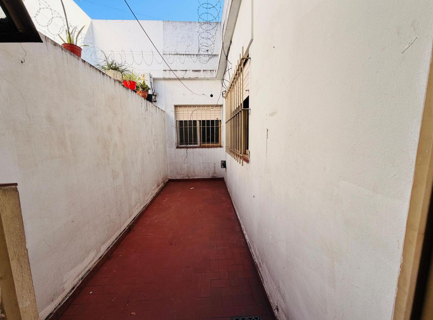 Foto de VENTA DEPTO 2 AMBIENTES CON PATIO EN RAMOS MEJIA, imagen 5