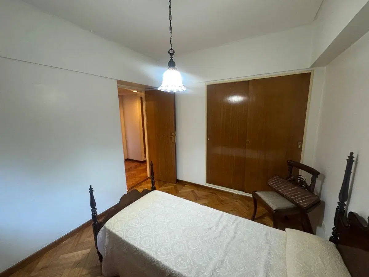 EN VENTA DEPTO 4 AMB EN BARRACAS CON COCHERA Y DEP 5