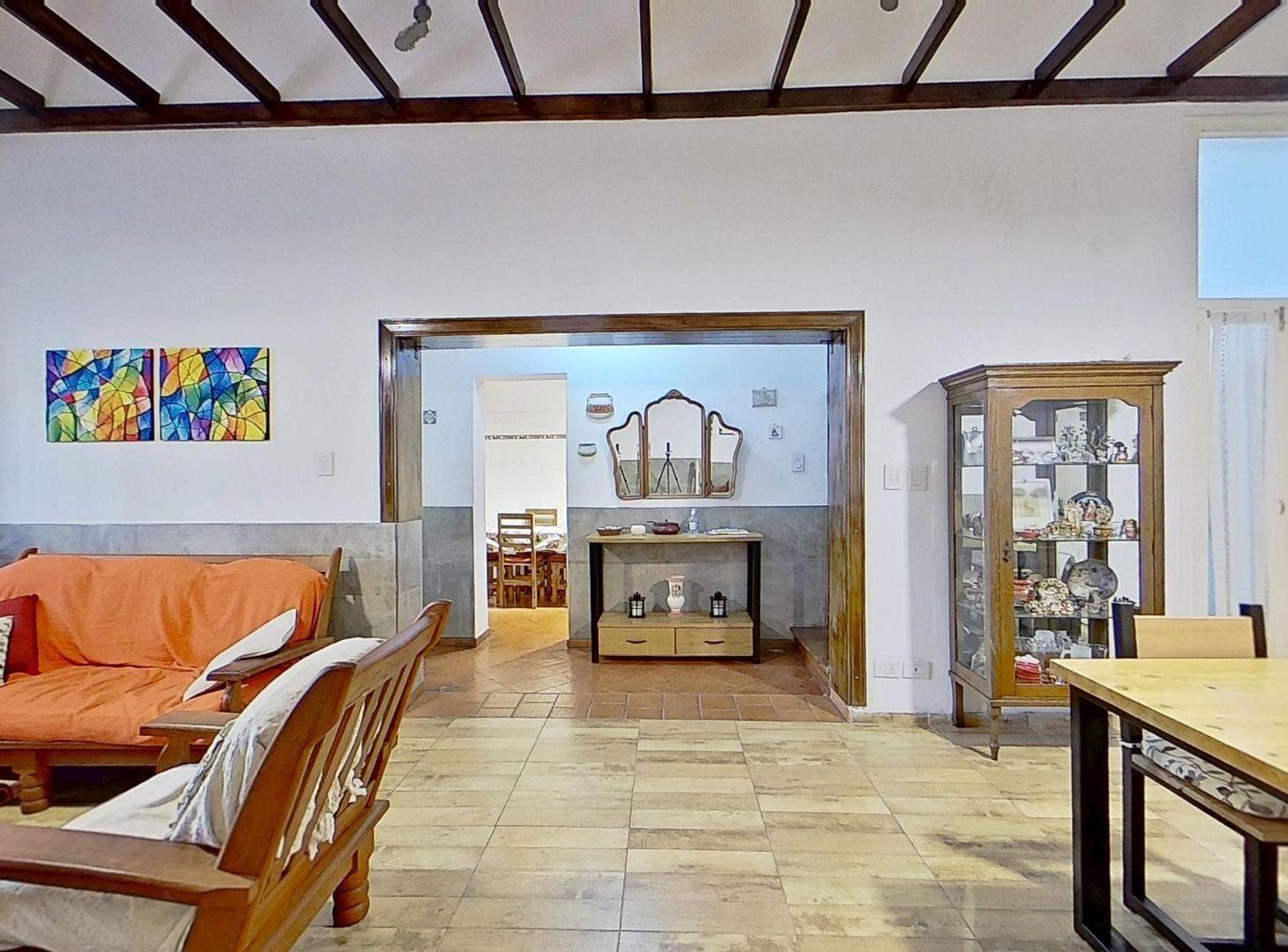 Foto de VENTA CASA 4 AMBIENTES EN FLORES APTO CREDITO, imagen 2