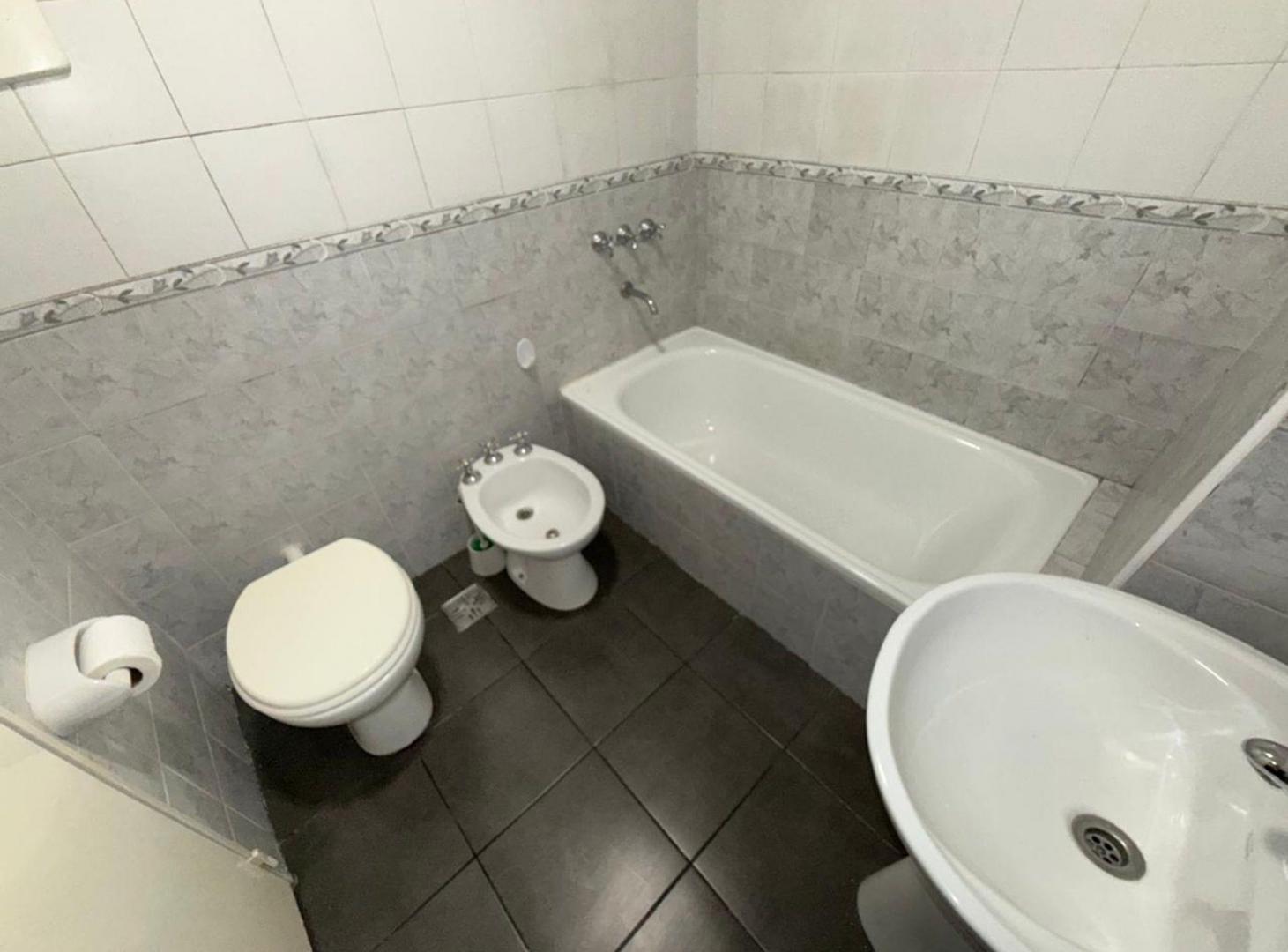 Foto de VENTA MONOAMBIENTE C/ BALCON EN MONTE CASTRO, imagen 4