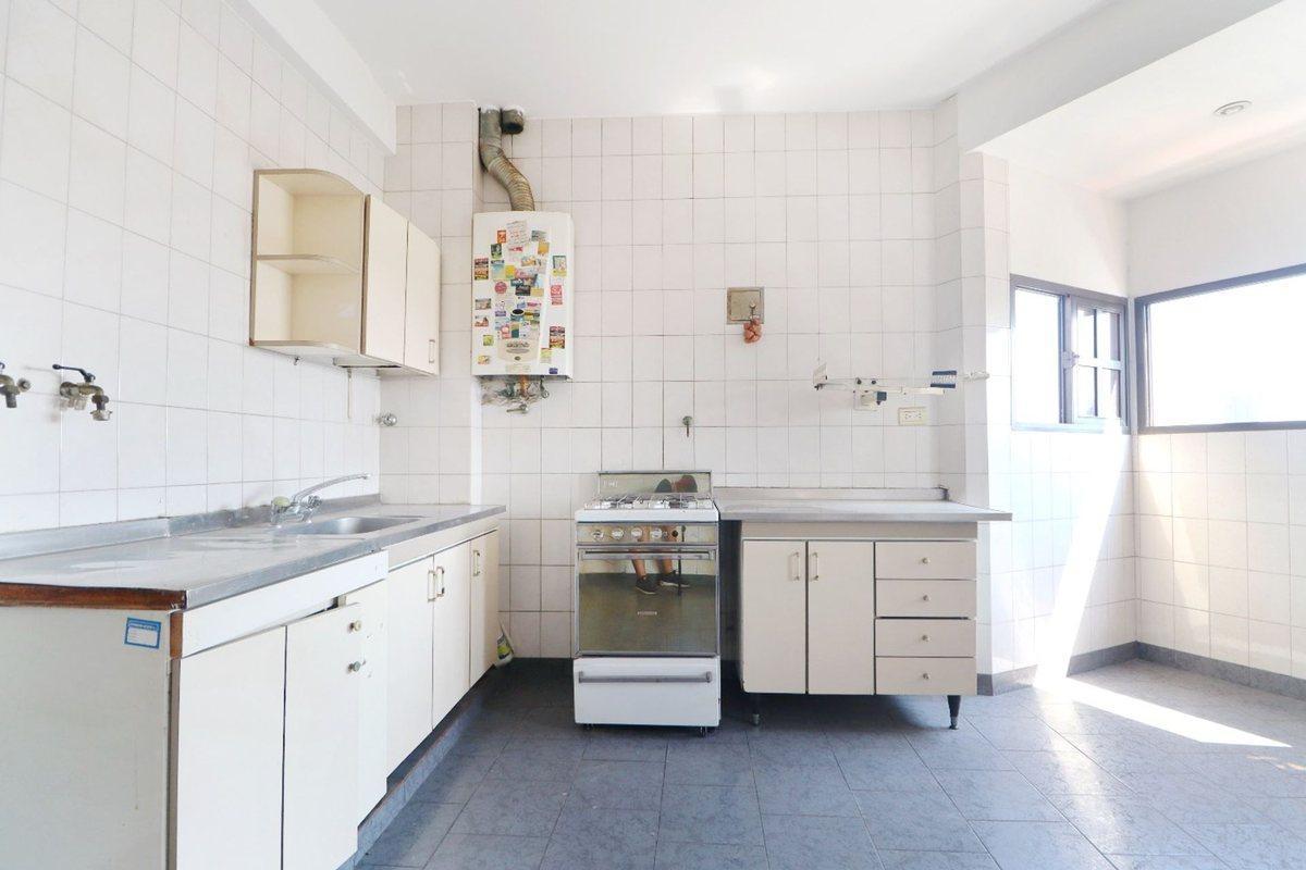 Foto de Departamento venta de 4 amb + escritorio Ciudadela, imagen 2
