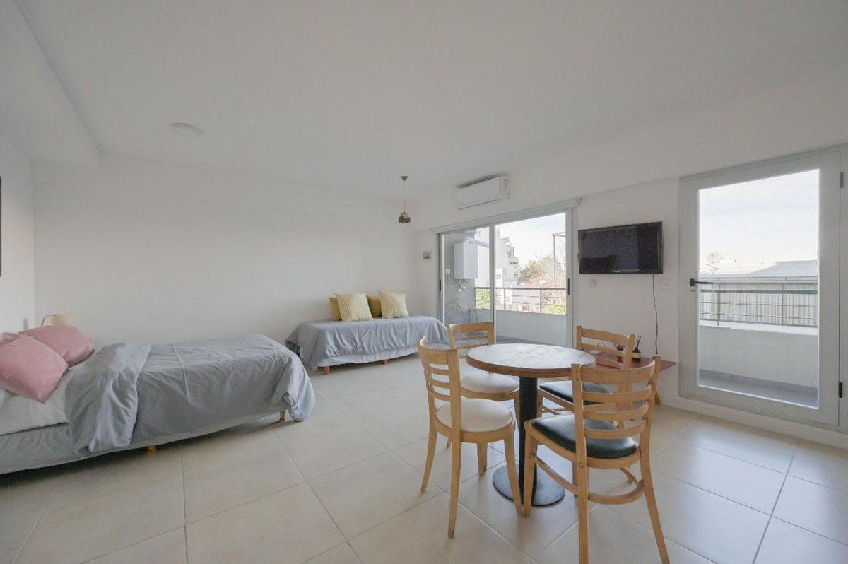 Foto de Venta Monoambiente Amplio con balcon -Chacarita, imagen 2