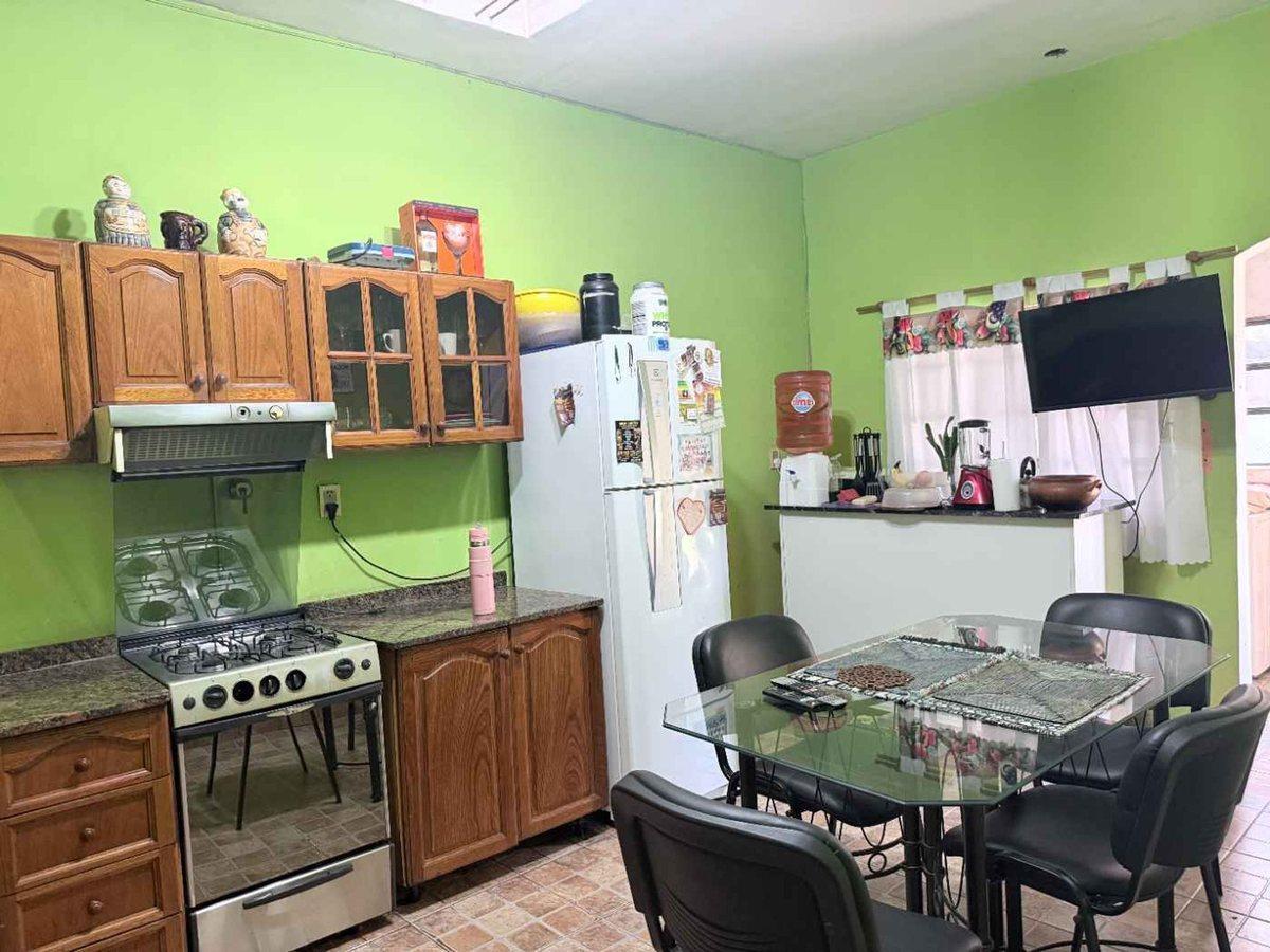Foto de VENTA CASA SOBRE LOTE PROPIO. COCHERA. SAN JUSTO, imagen 1