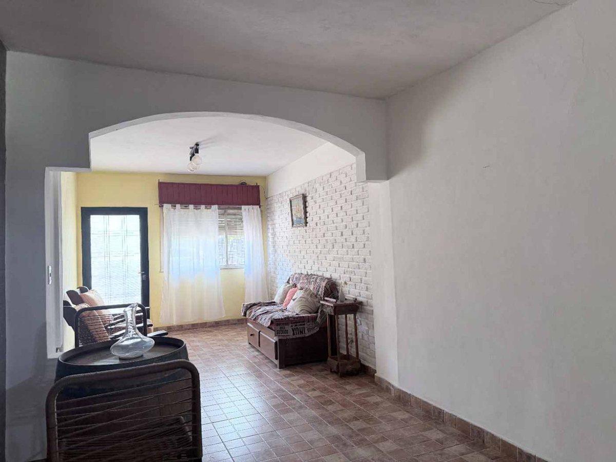 Foto de VENTA CASA SOBRE LOTE PROPIO. COCHERA. SAN JUSTO, imagen 4