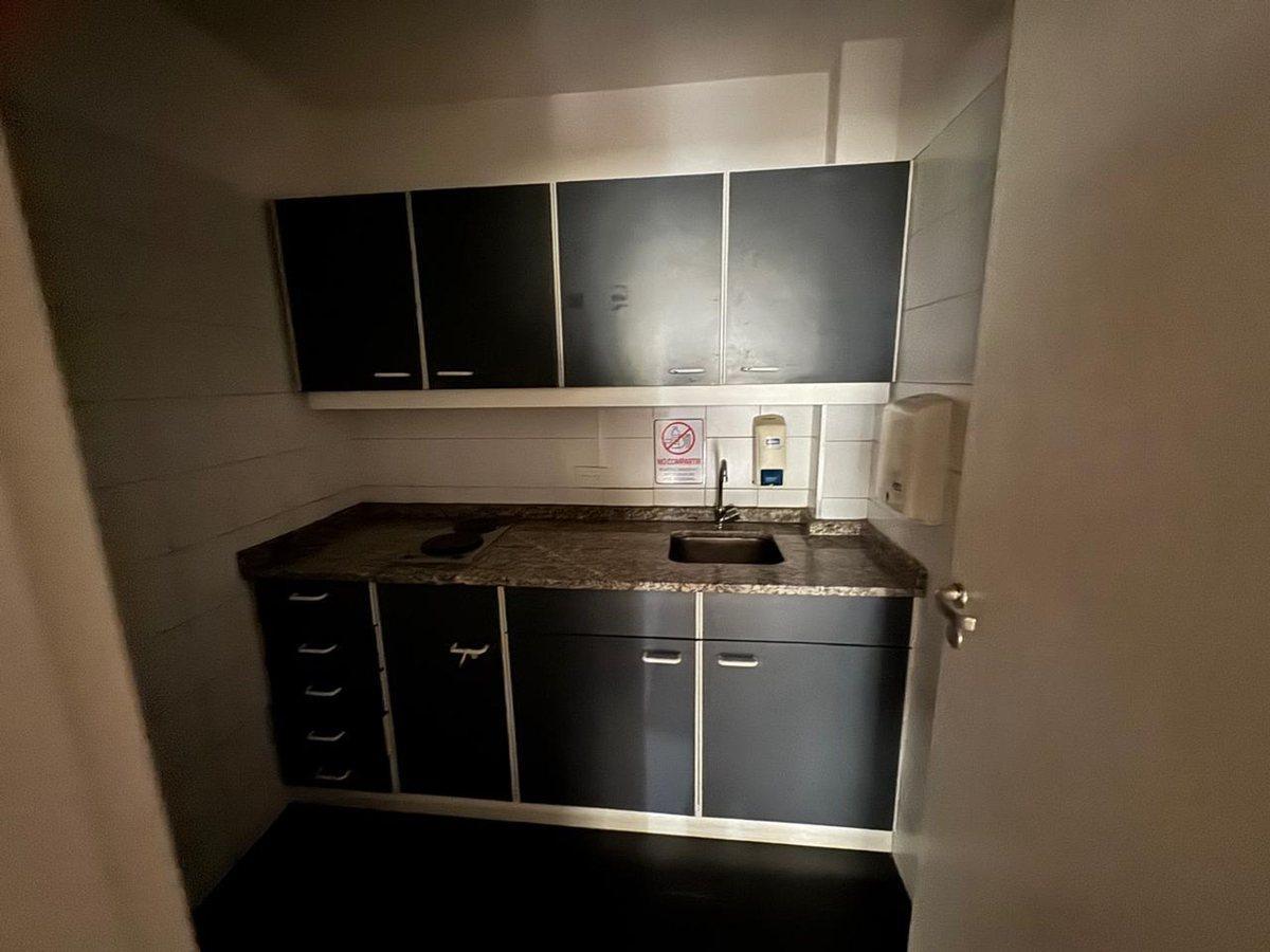 Foto de VENTA OFICINA MICROCENTRO PISO 1 320 METROS, imagen 5
