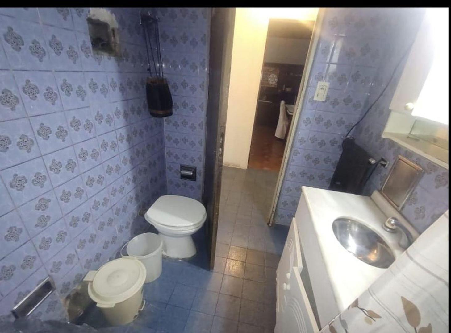 Foto de CASA EN VENTA 4 AMBIENTES COCHERA LOMAS DE ZAMORA, imagen 2