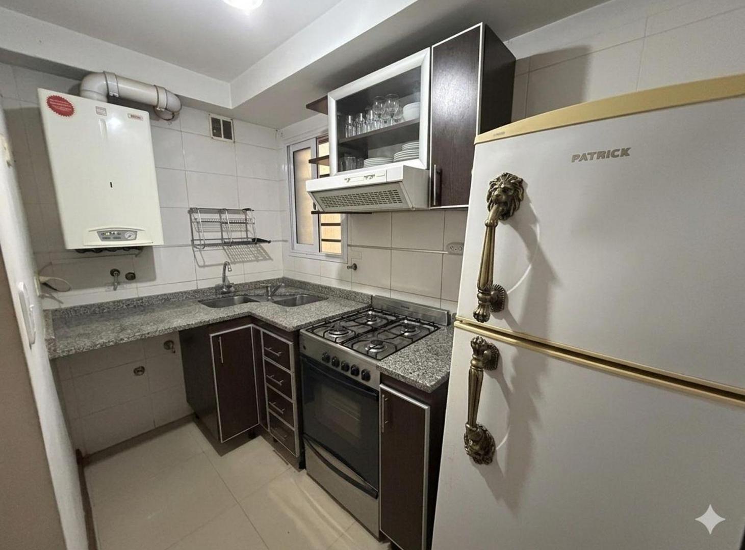 Foto de VENTA ADROGUE MONOAMBIENTE CON PATIO, imagen 1