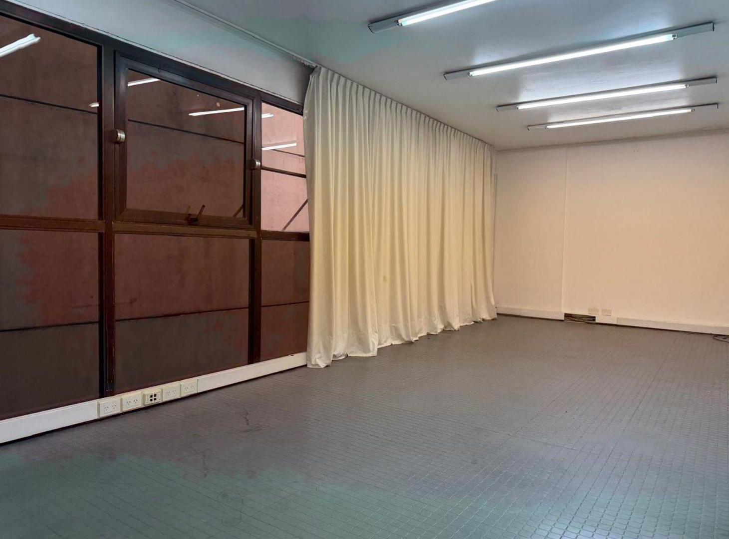 Foto de VENTA DE OFICINA DE 155m2 EN "RETIRO", imagen 1