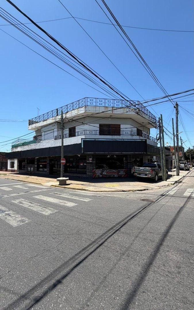 Foto de EN VENTA LOCAL COMERCIAL 180M² - CASEROS, imagen 2