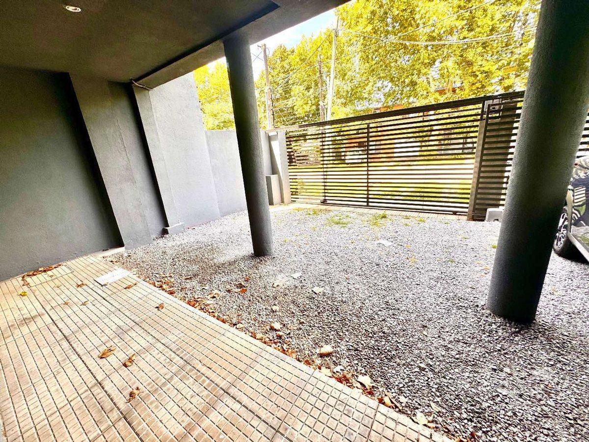 Foto de Venta Depto de 3amb c/ cochera y balcon - Quilmes, imagen 5