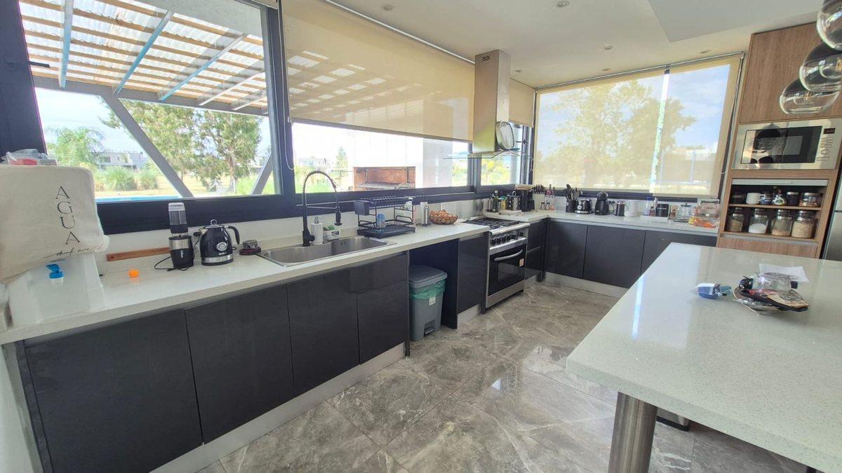 Foto de VENTA CASA 5 AMB BARRIO TERRALAGOS - CANNING, imagen 4